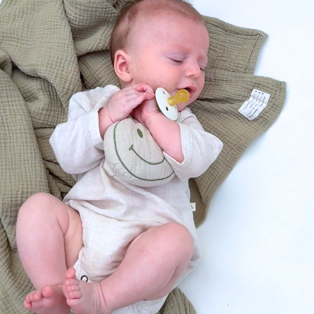 PACIFIER CLOTH POMME | BONJOUR BEIGE