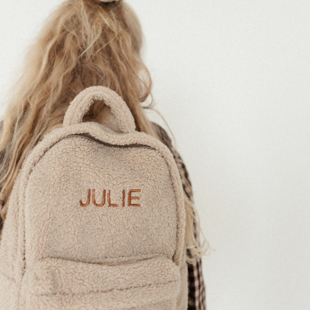 Een teddy rugzak met personalisatie