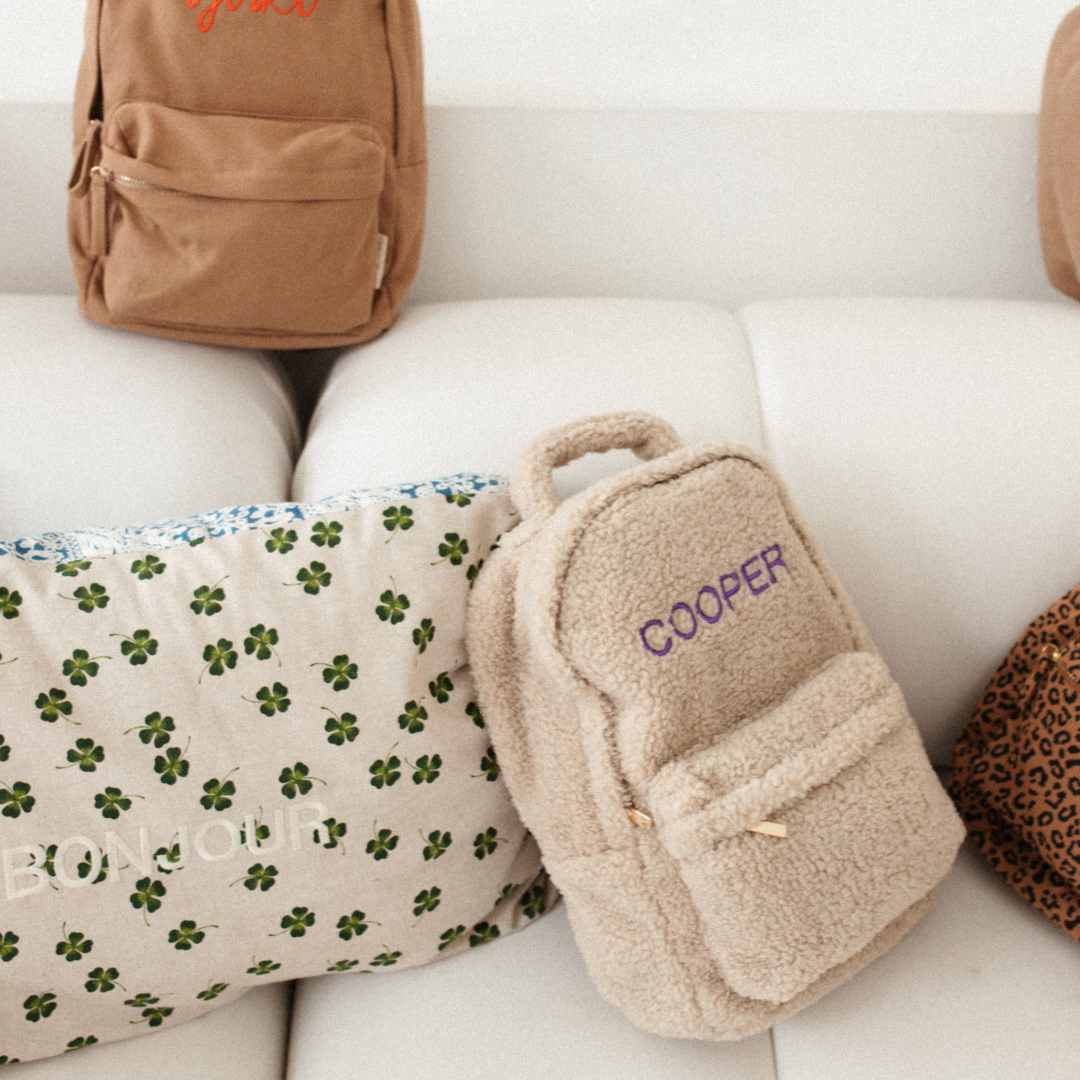 Een rugzak gepersonaliseerd met de naam erop