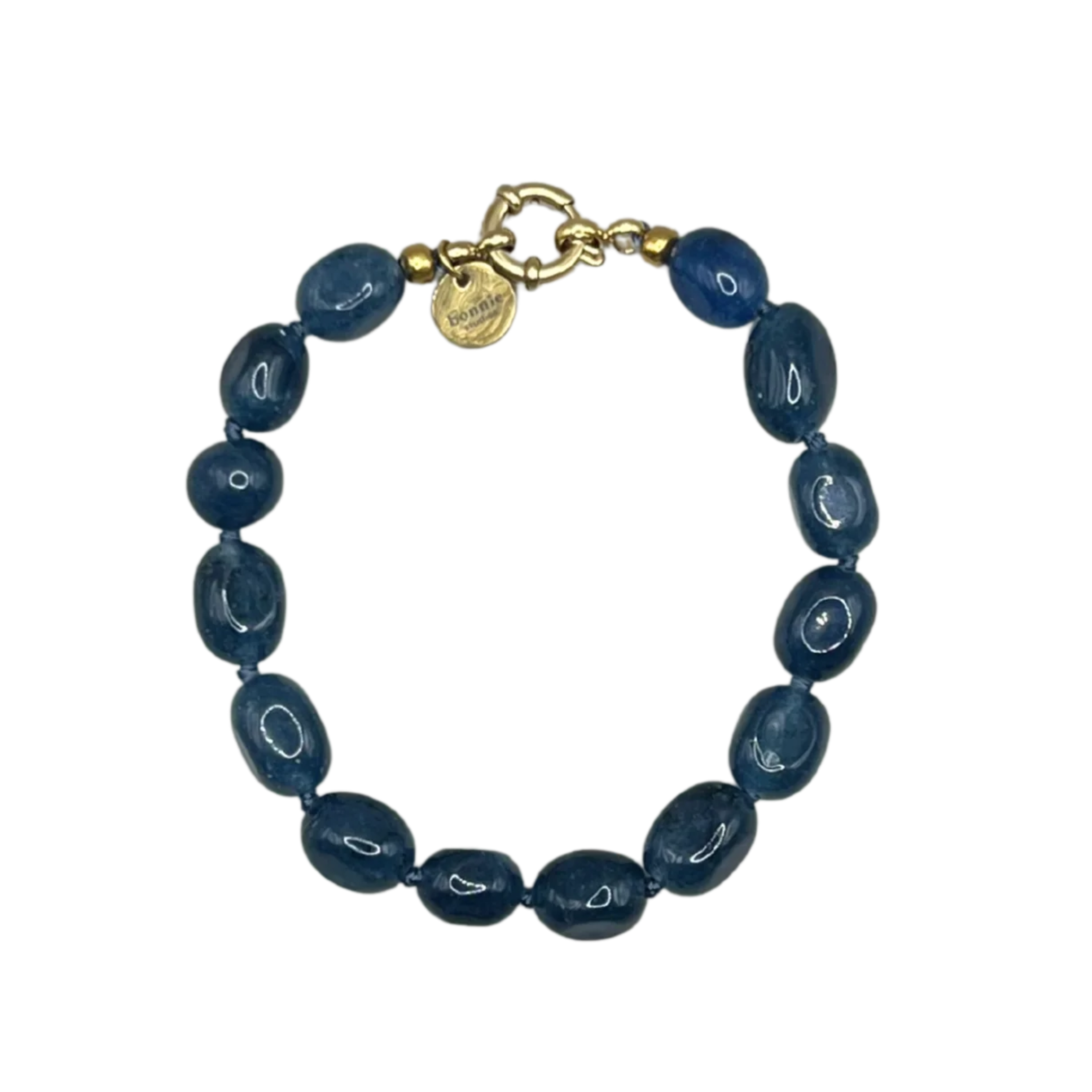 Een blauwe parel armband