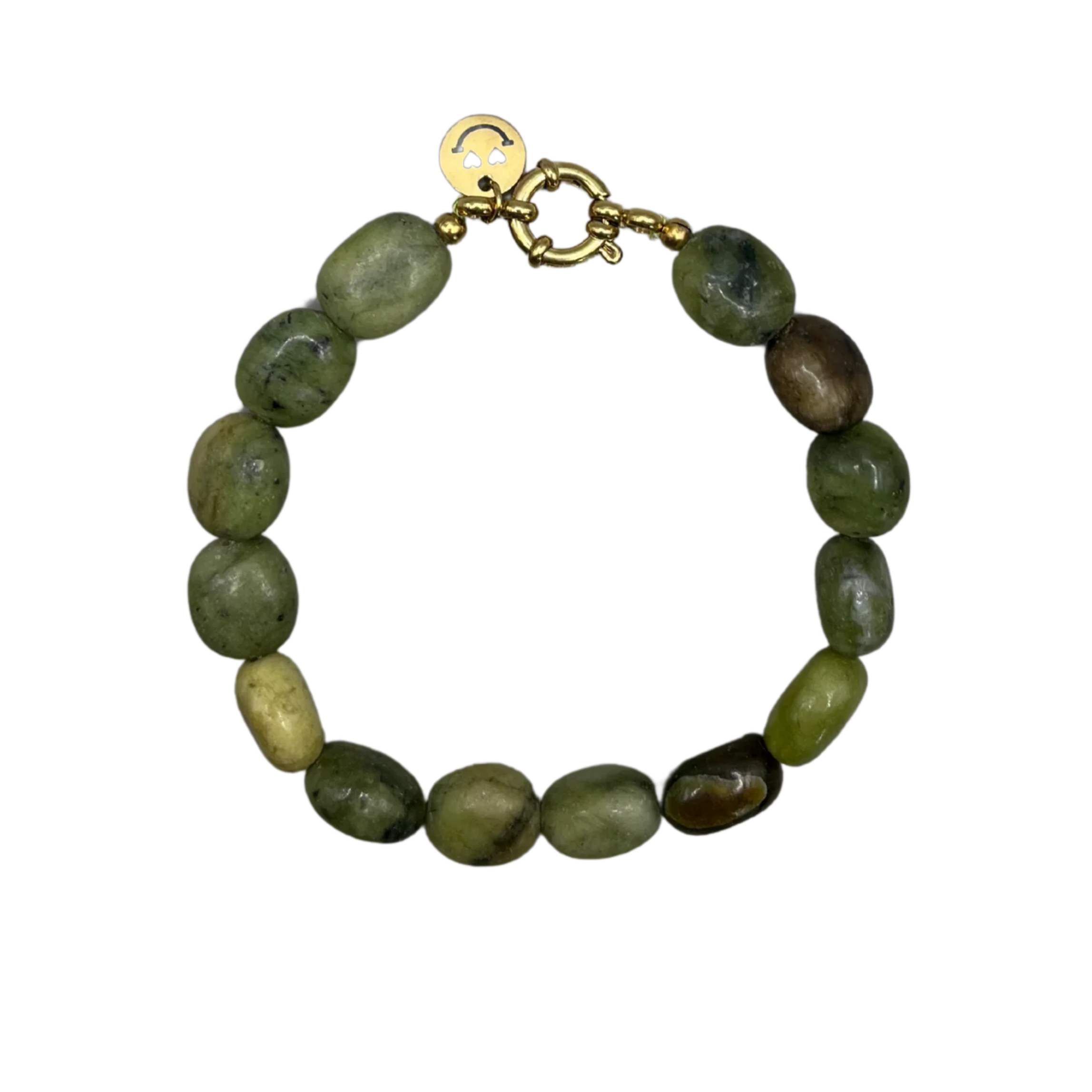 Een armband met groene parels