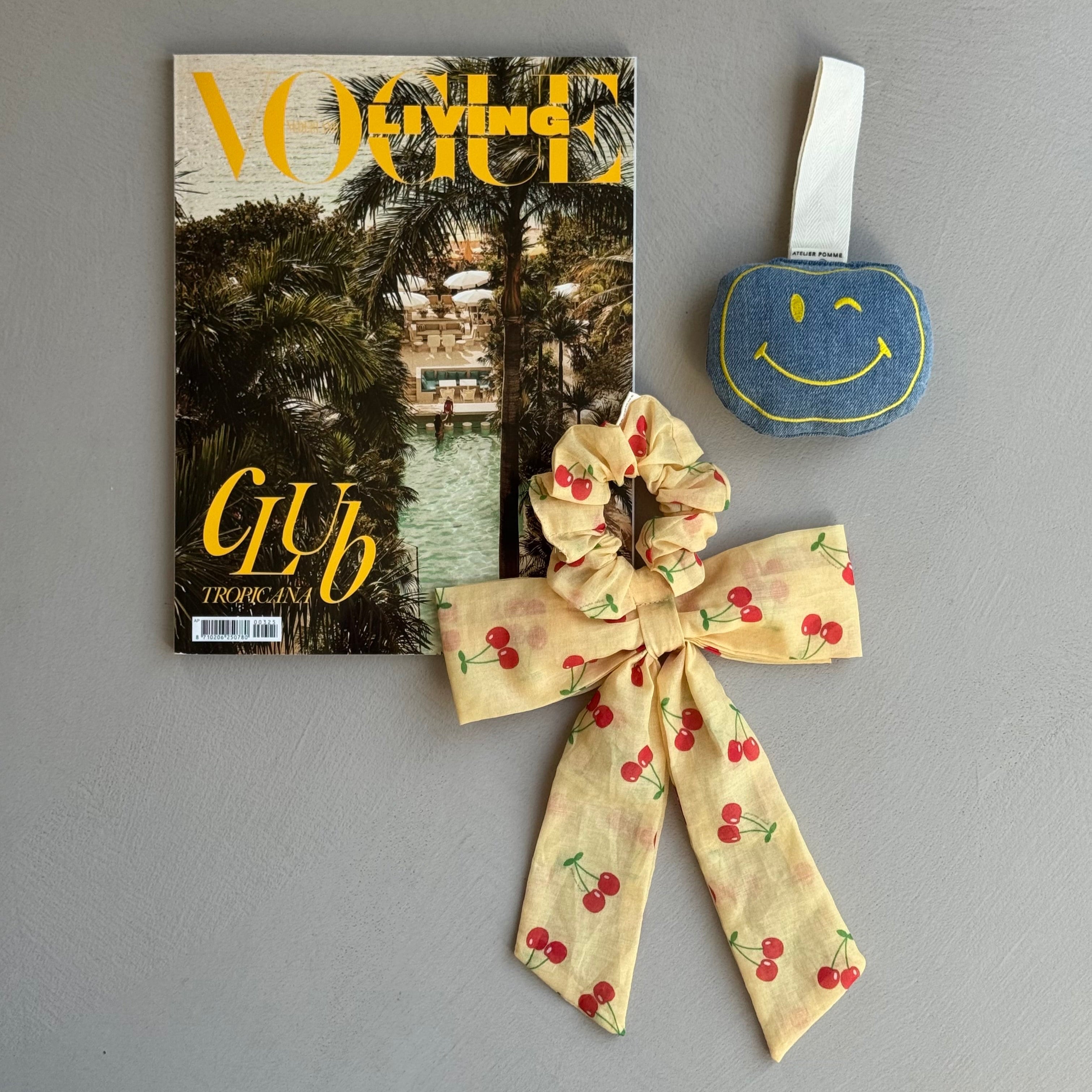 Een scunchie met een strik