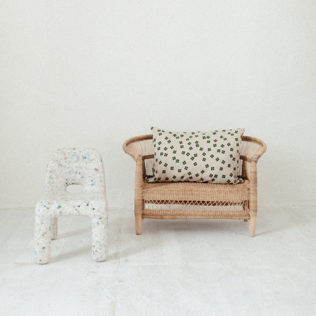 stoelen met kussen.