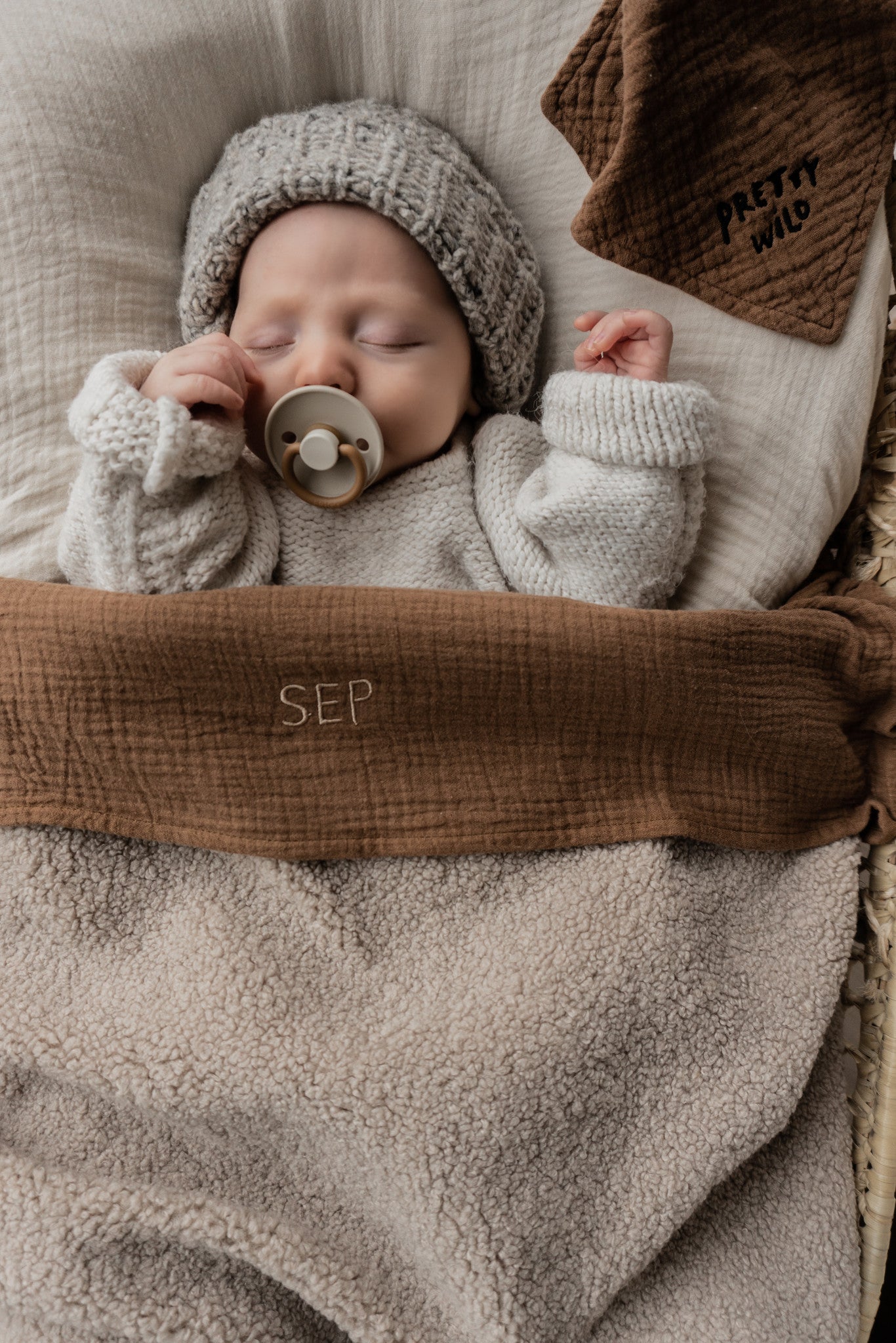 Flat sheet crib better brownie