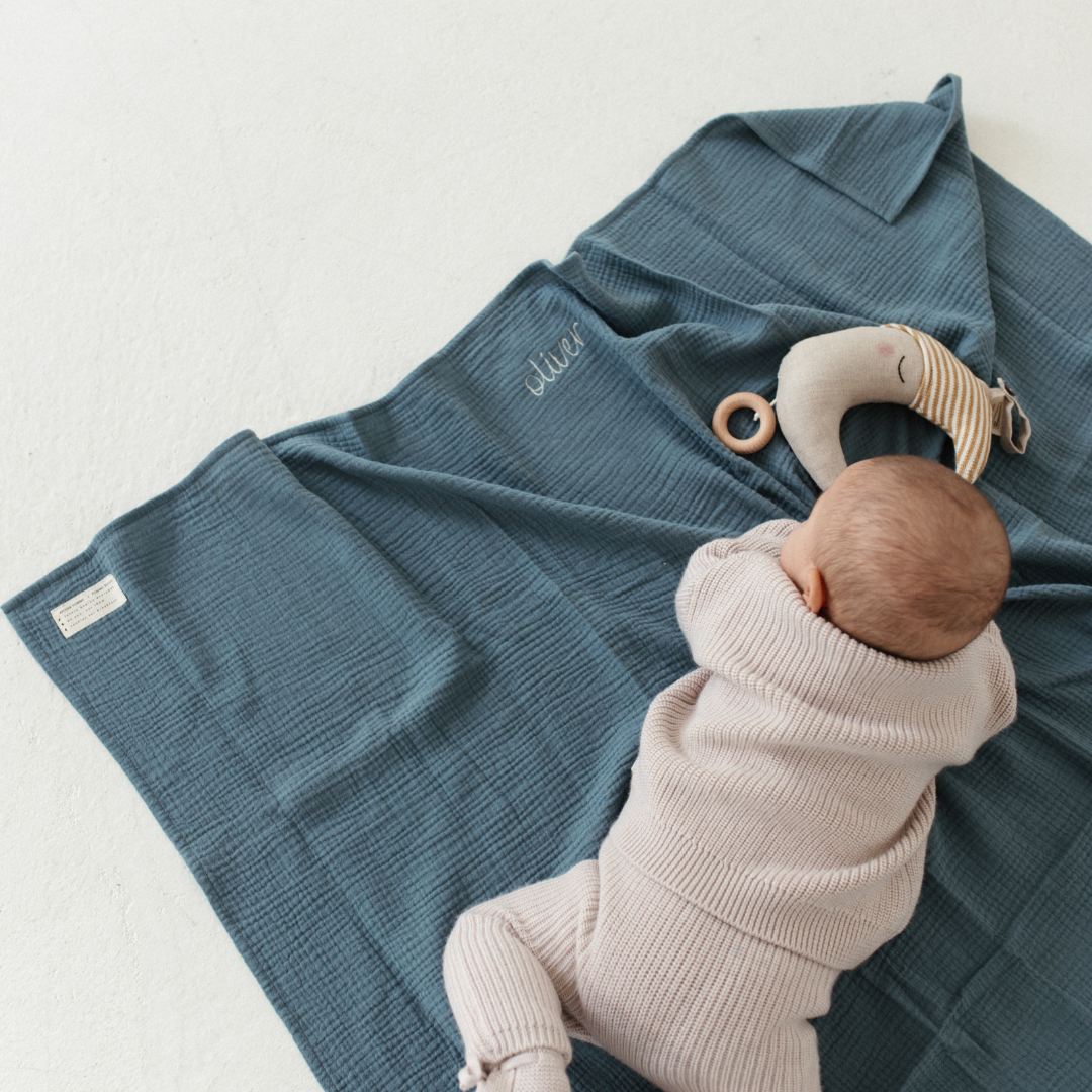 Giant swaddle misty blue