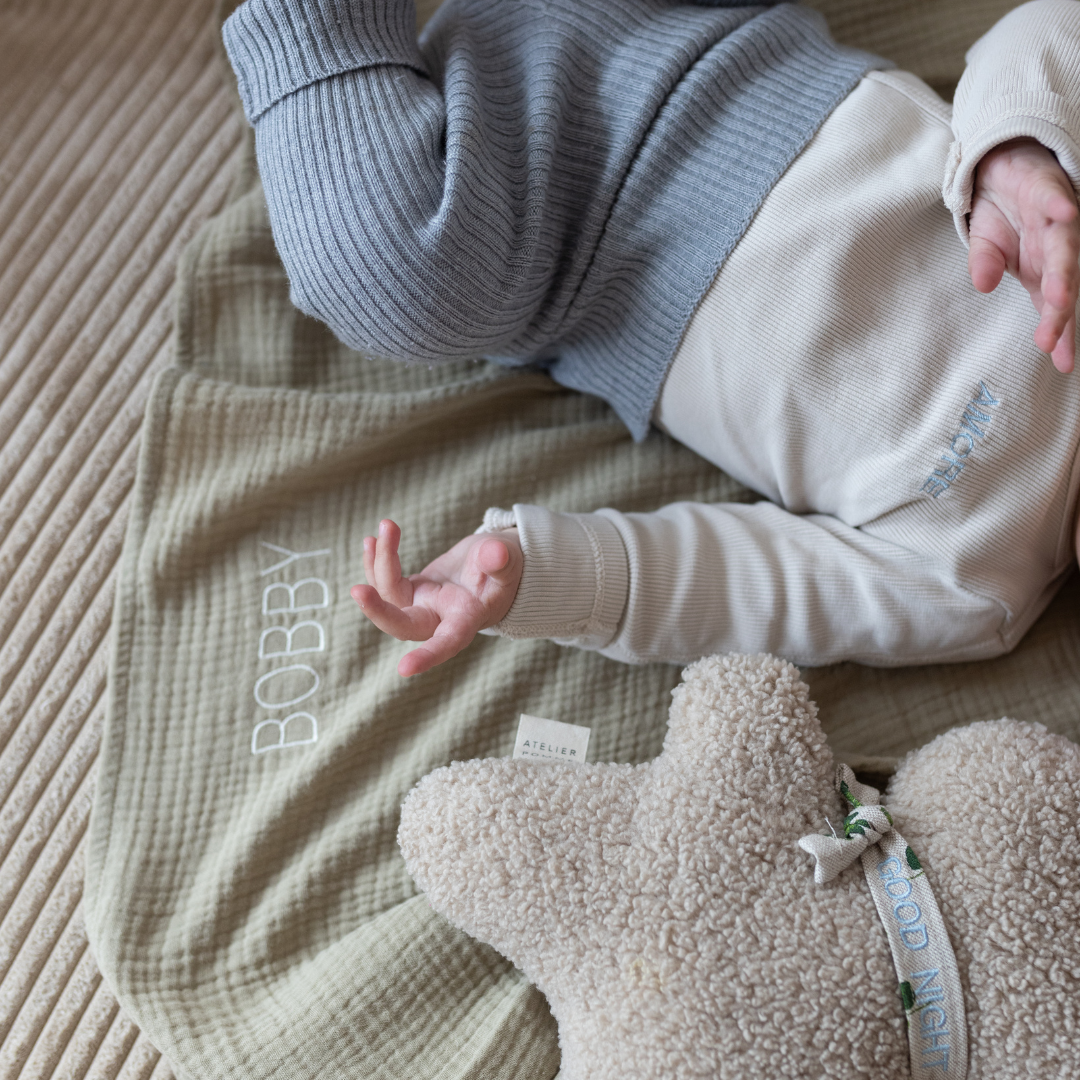 Giant swaddle morning moss