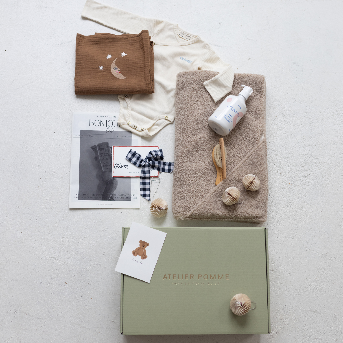 Giftbox met gepersonaliseerde romper, laken, handdoek