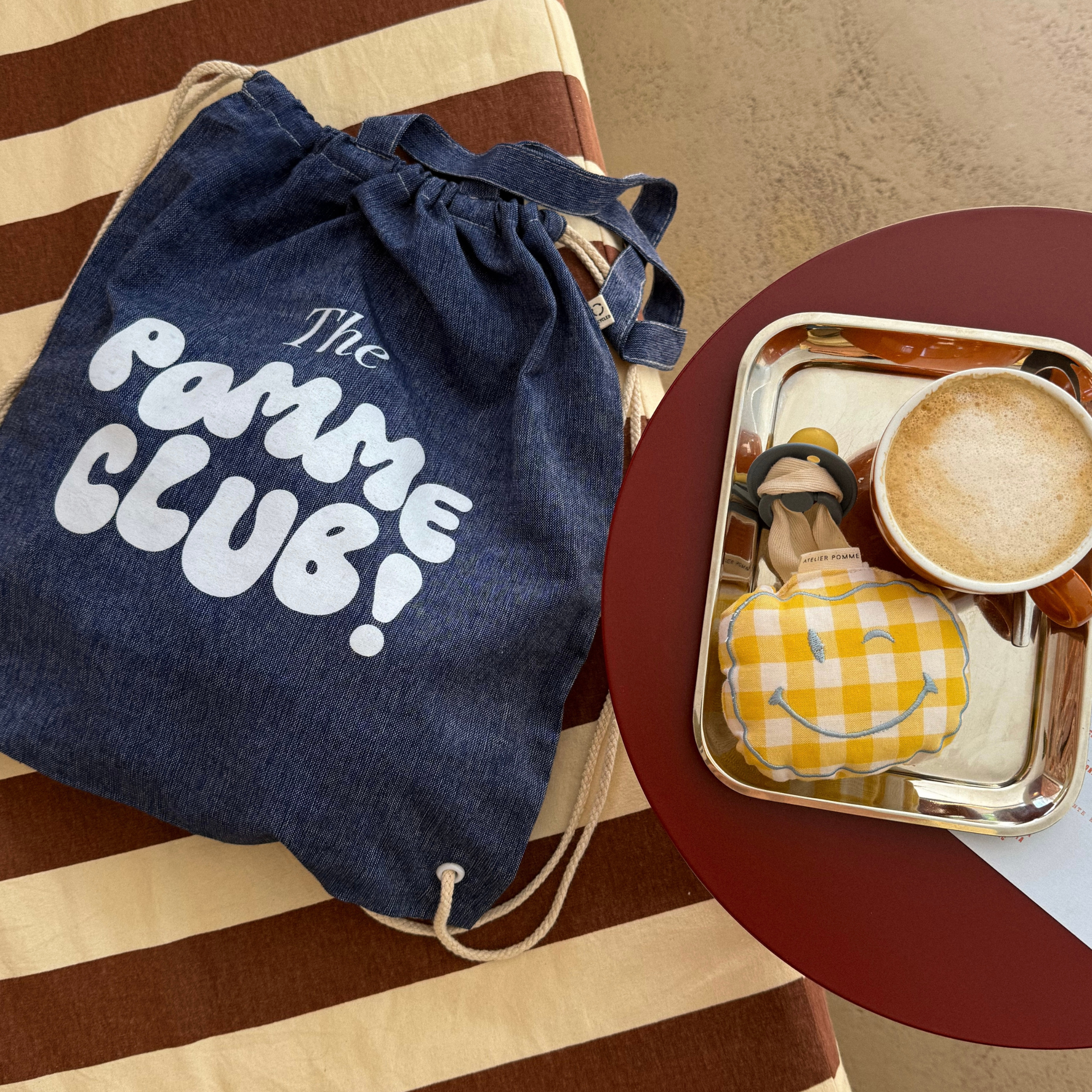 Een gymtas van spijkerstof