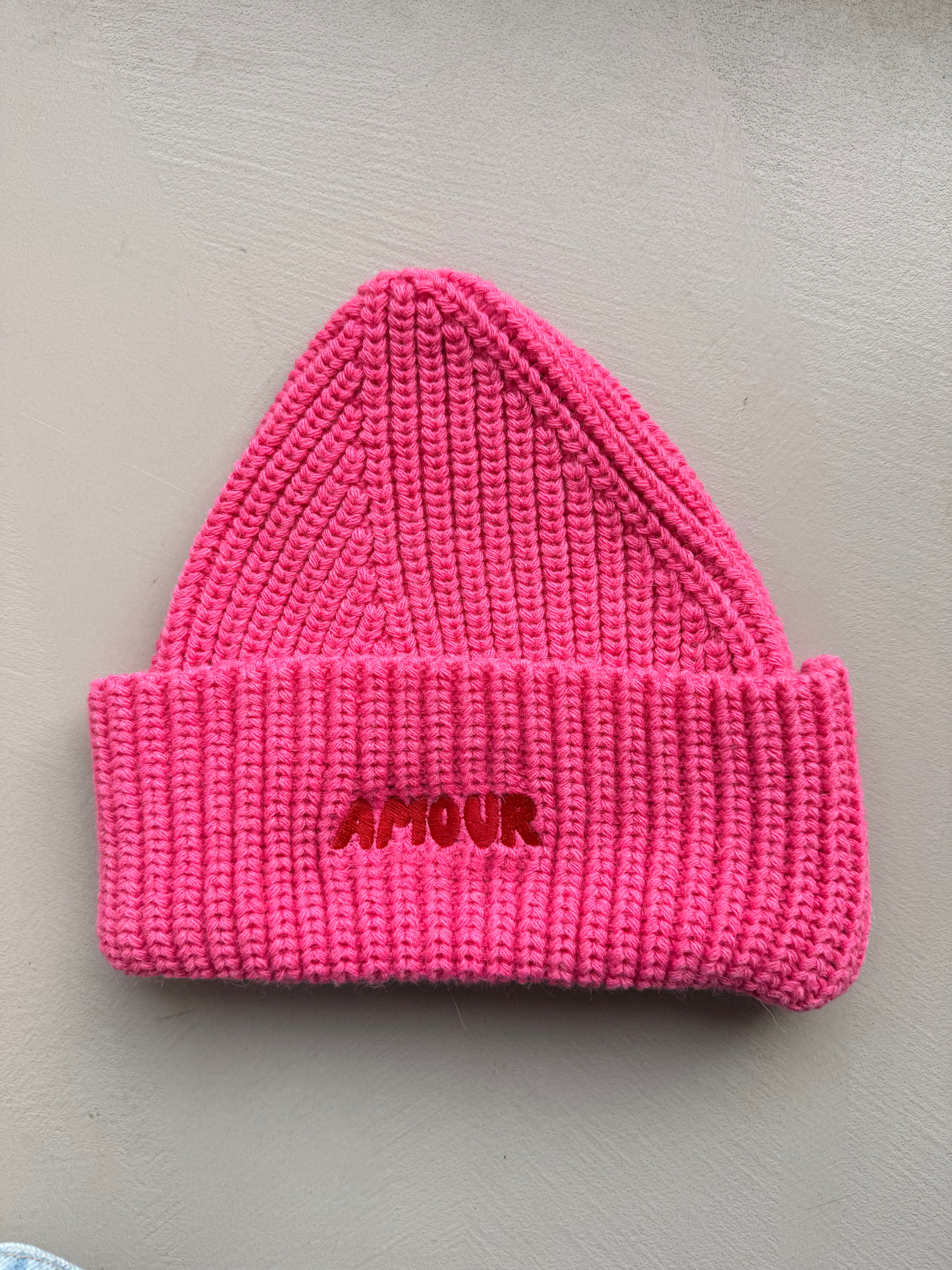 SAMPLE SALE | WMN BEANIE BLOWY BUBBLEGUM