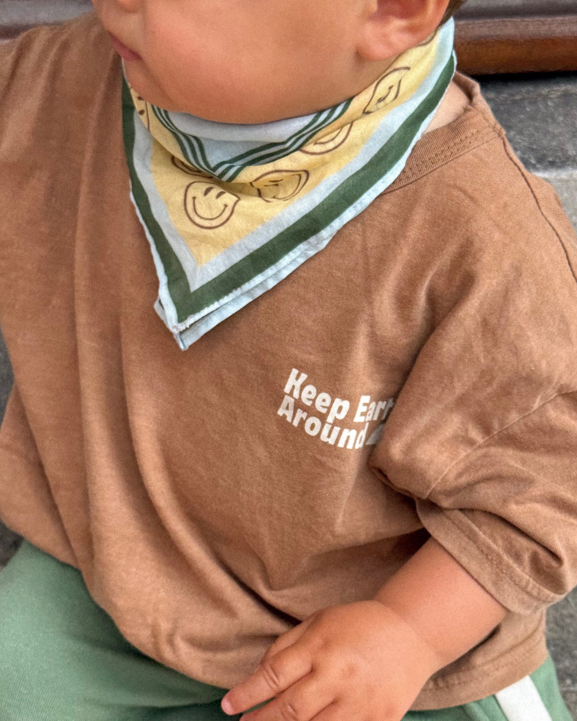 Een scarf met smileys en personalisatie