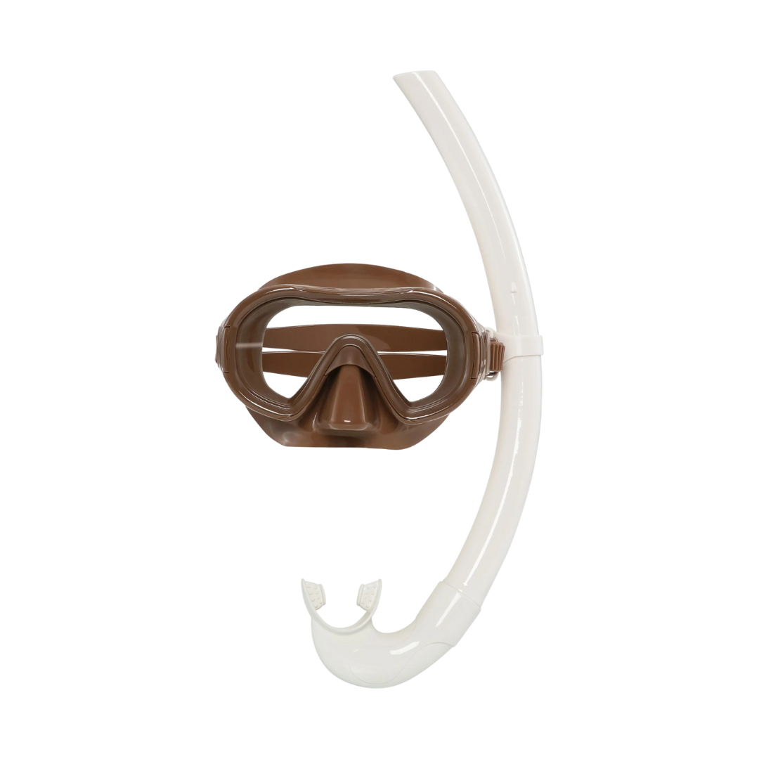 Een snorkelset met een bruine duikbril en een witte snorkel