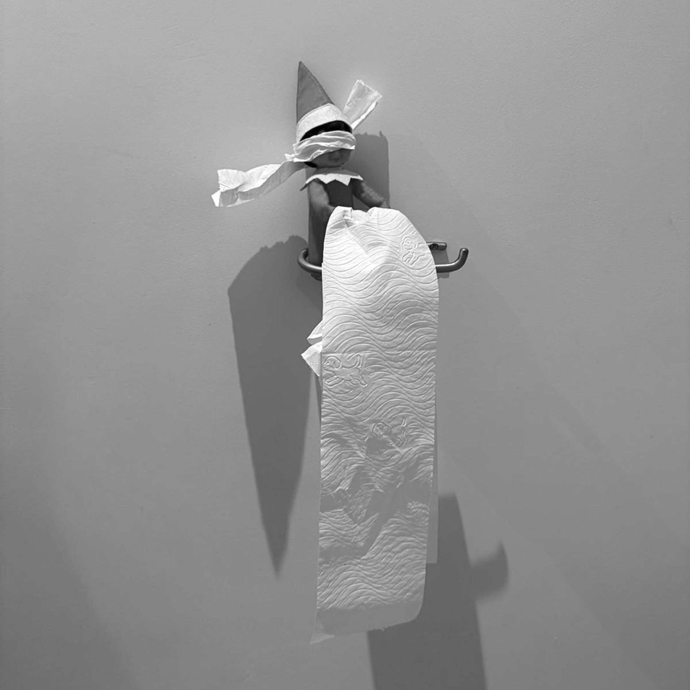 A FAMILY TRADITION | ELF ON TE SHELF