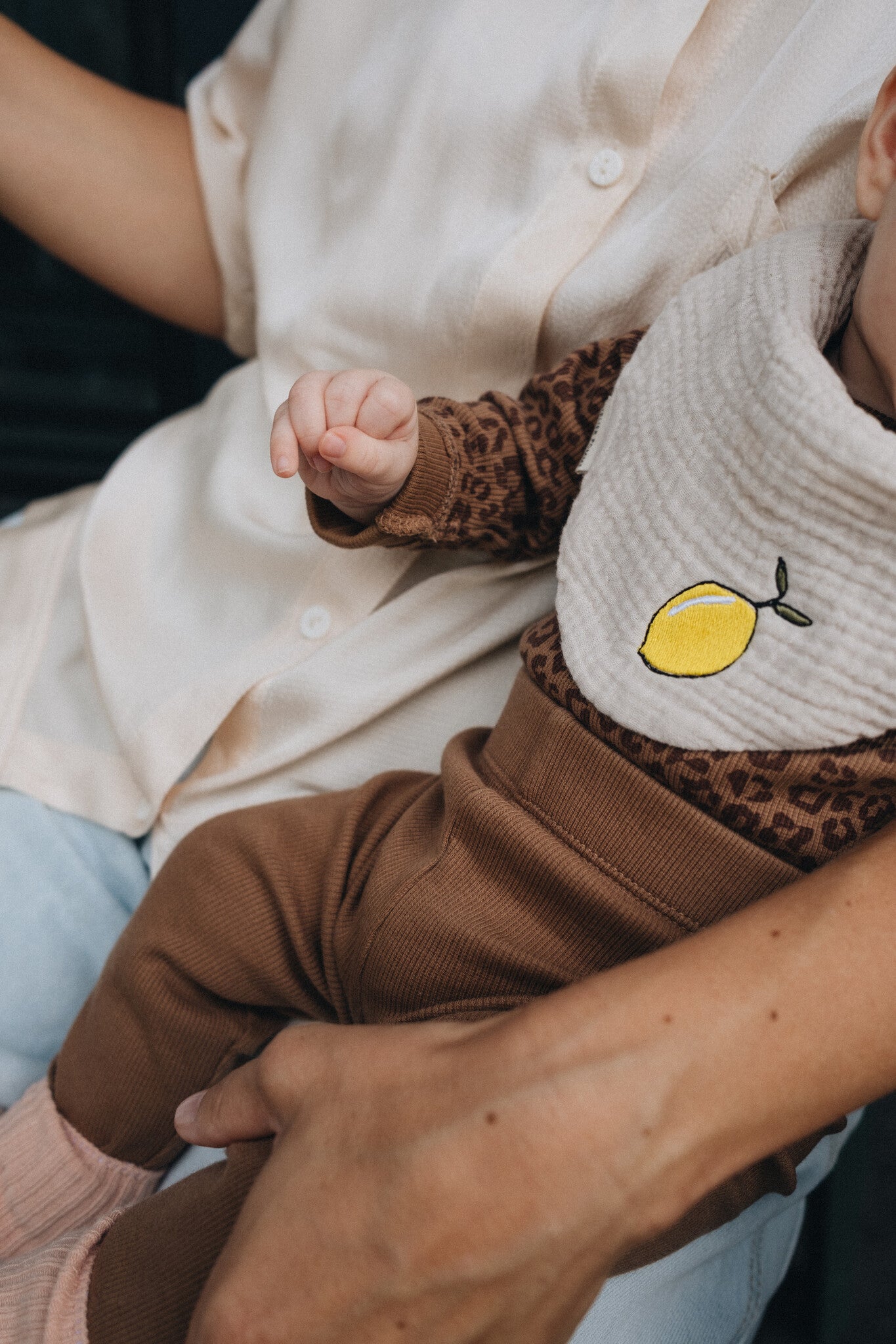 TINY BIB | BONJOUR BEIGE