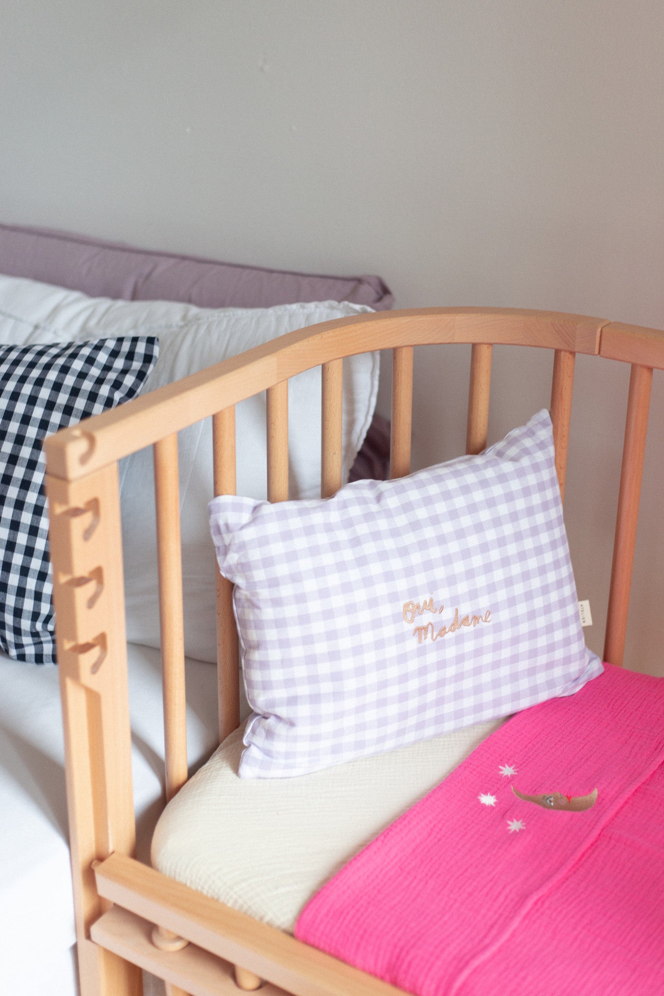 LAKEN WIEG | BLOWY BUBBLEGUM