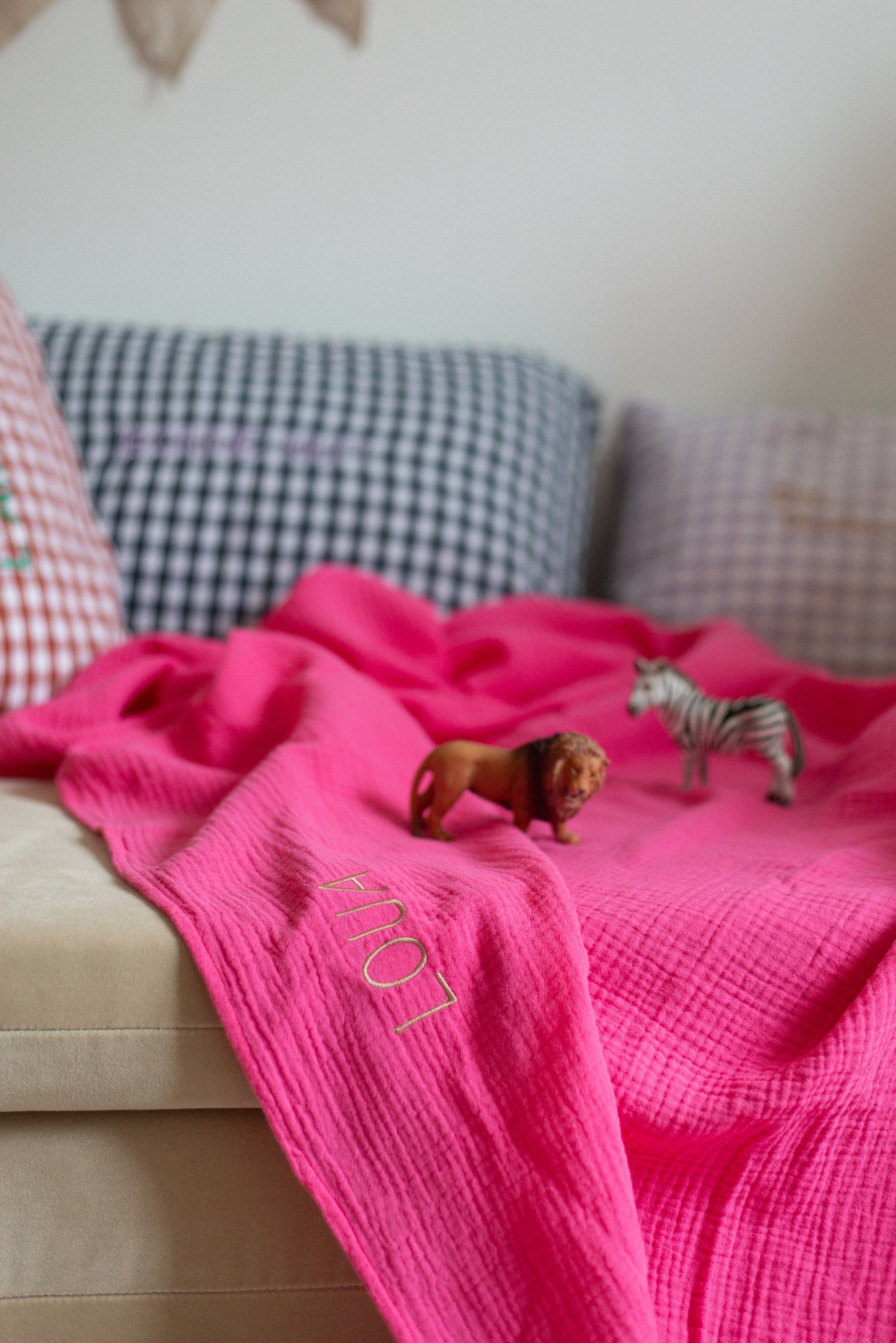 GIANT SWADDLE | BLOWY BUBBLEGUM