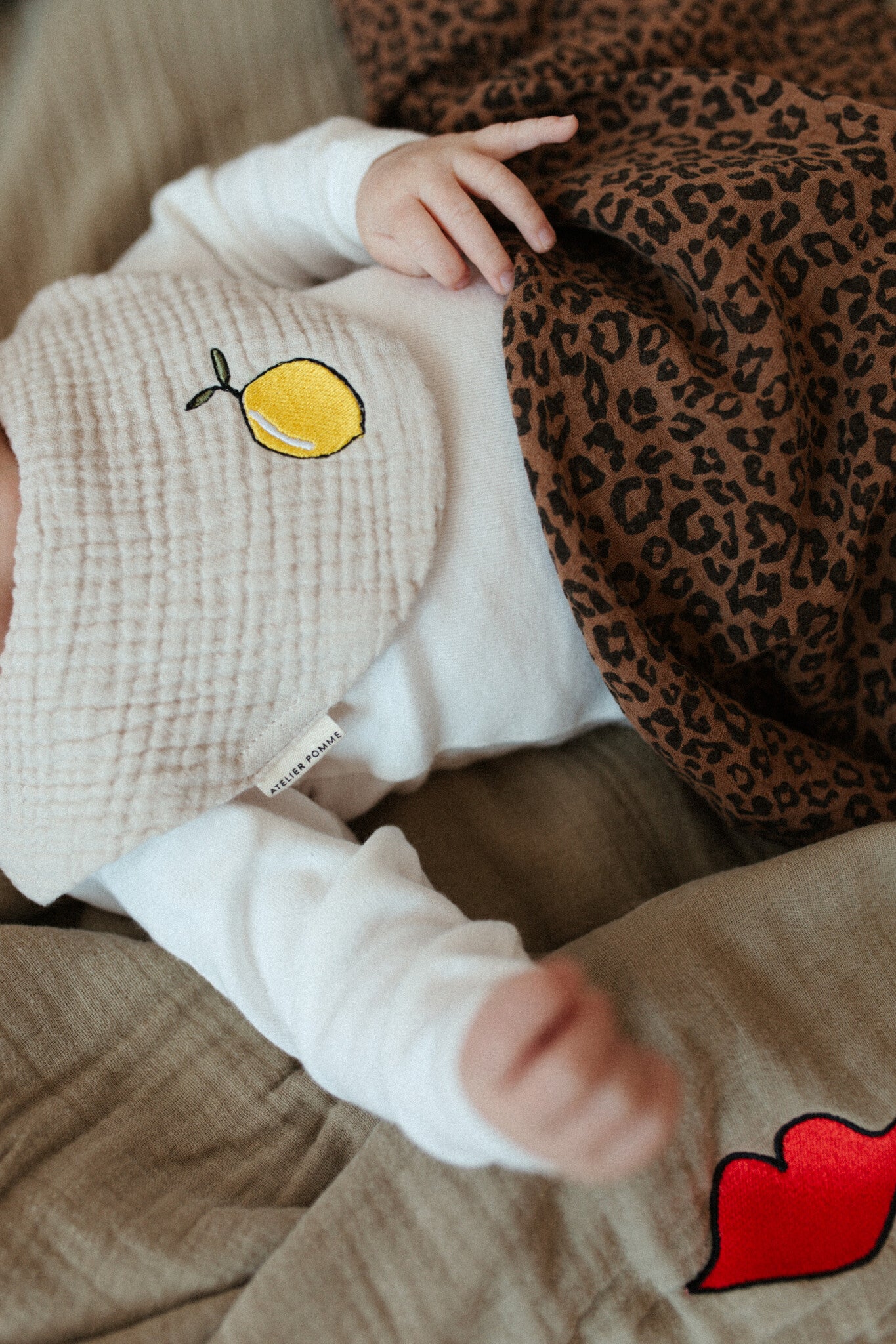 TINY BIB | BONJOUR BEIGE