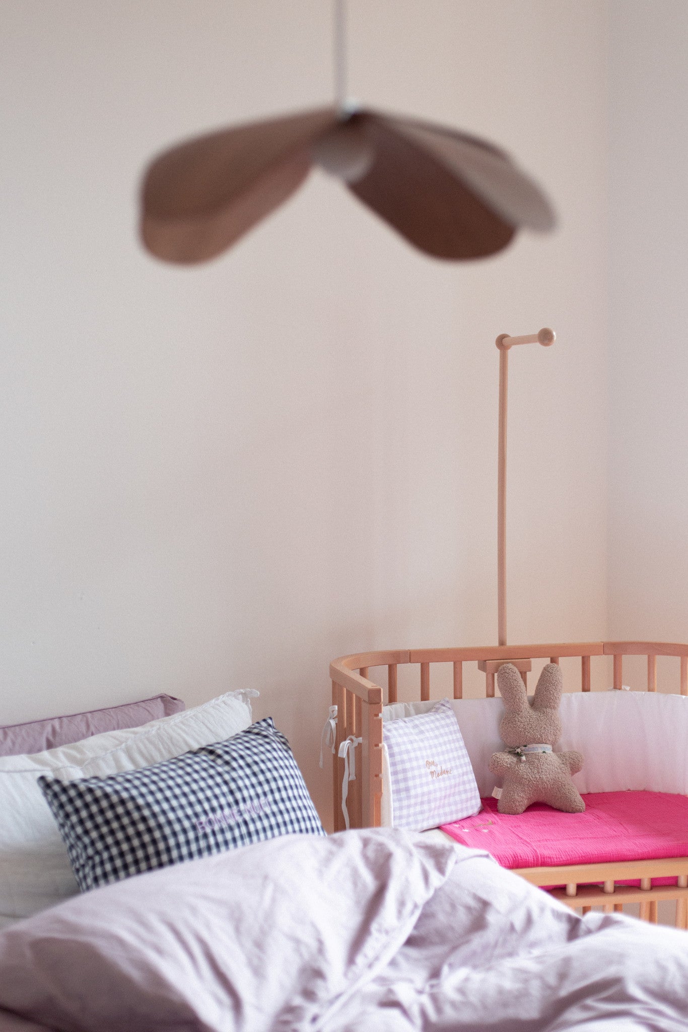 LAKEN WIEG | BLOWY BUBBLEGUM