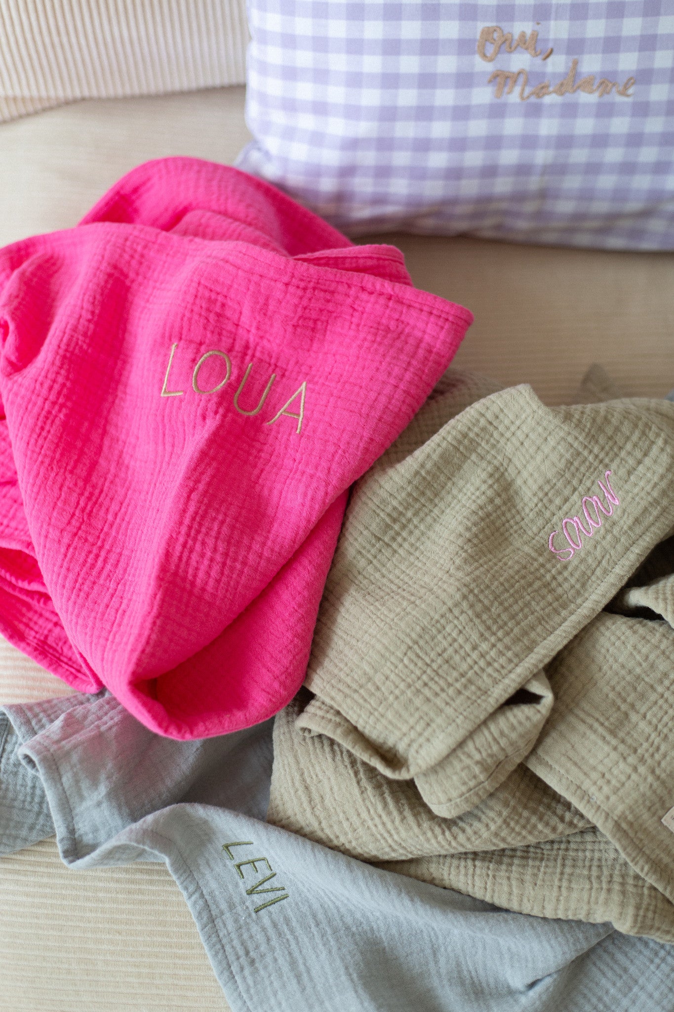 GIANT SWADDLE | BLOWY BUBBLEGUM