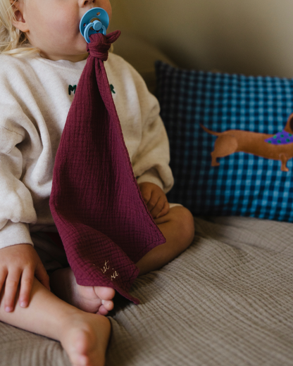PACIFIER CLOTH  CUDDLE | BURGUNDY BOO