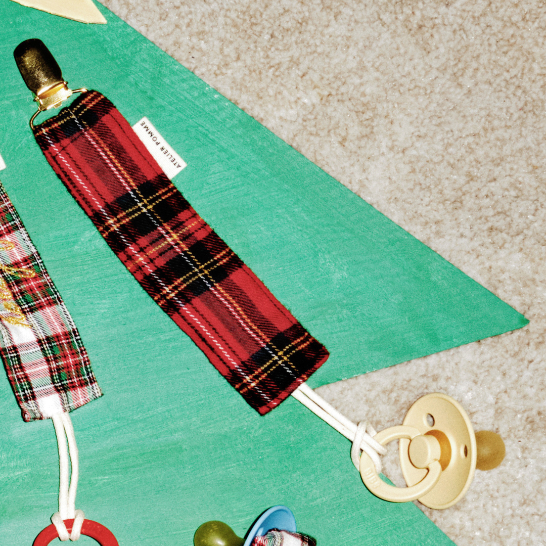 PACIFIER CORD | PETIT TARTAN ROUGE
