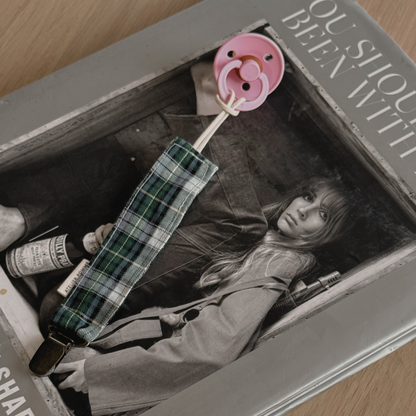 PACIFIER CORD | PETIT TARTAN VERTE