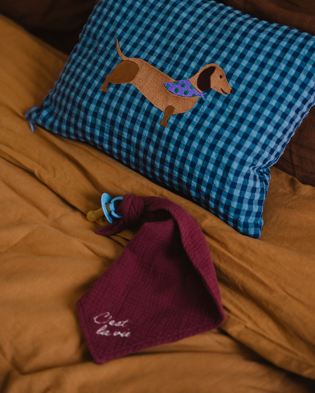 PACIFIER CLOTH  CUDDLE | BURGUNDY BOO