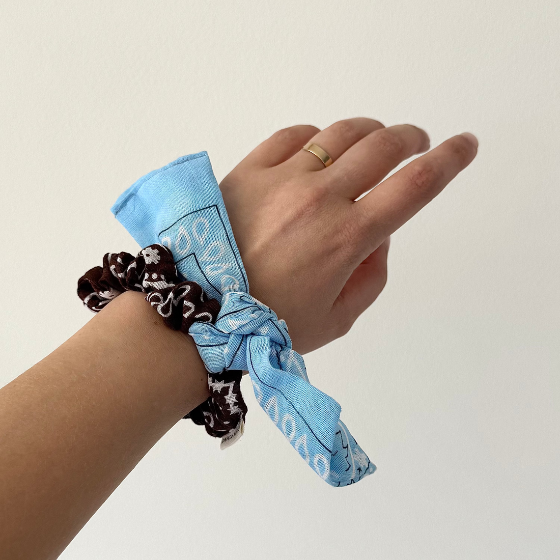 Scrunchie bandana