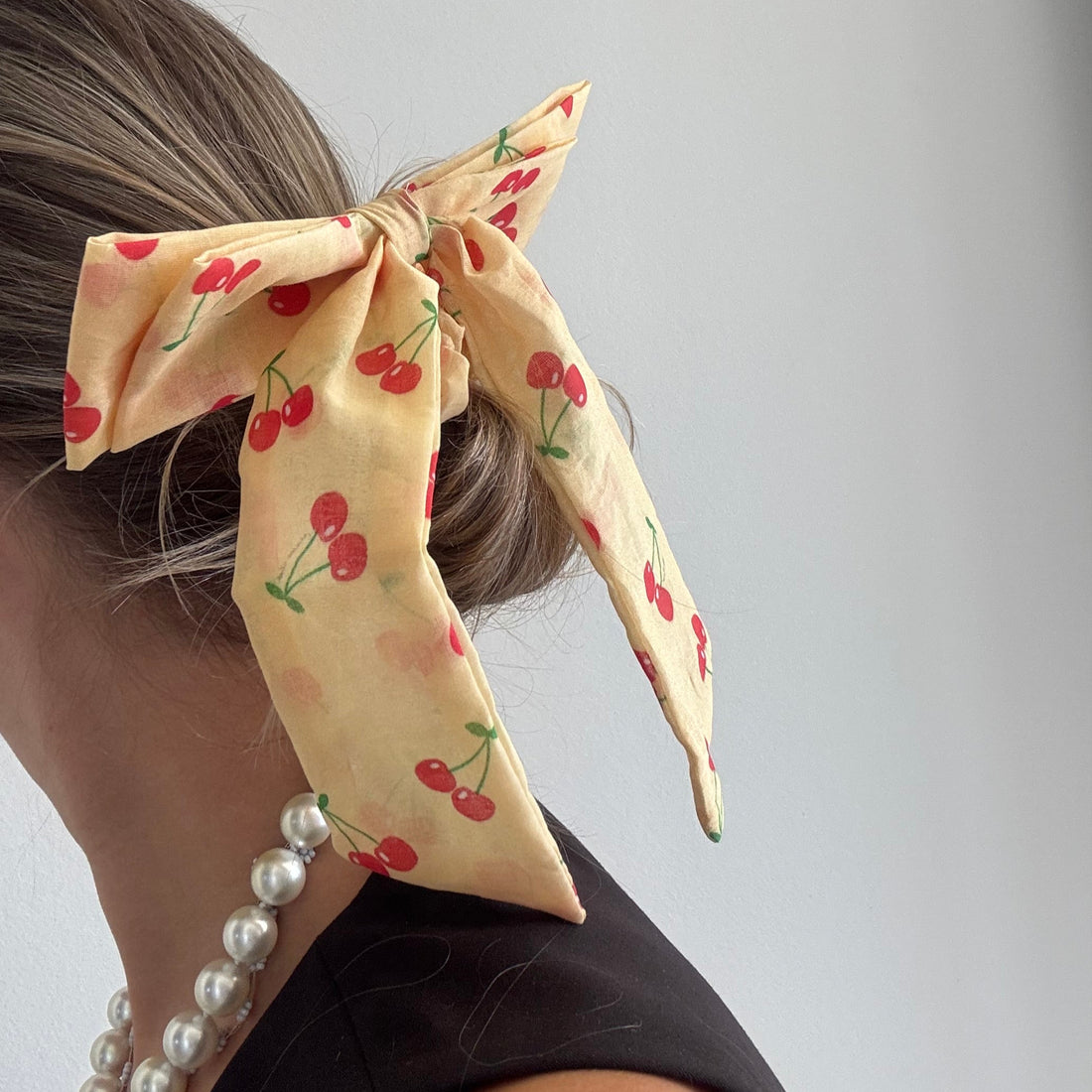 Bow scrunchie