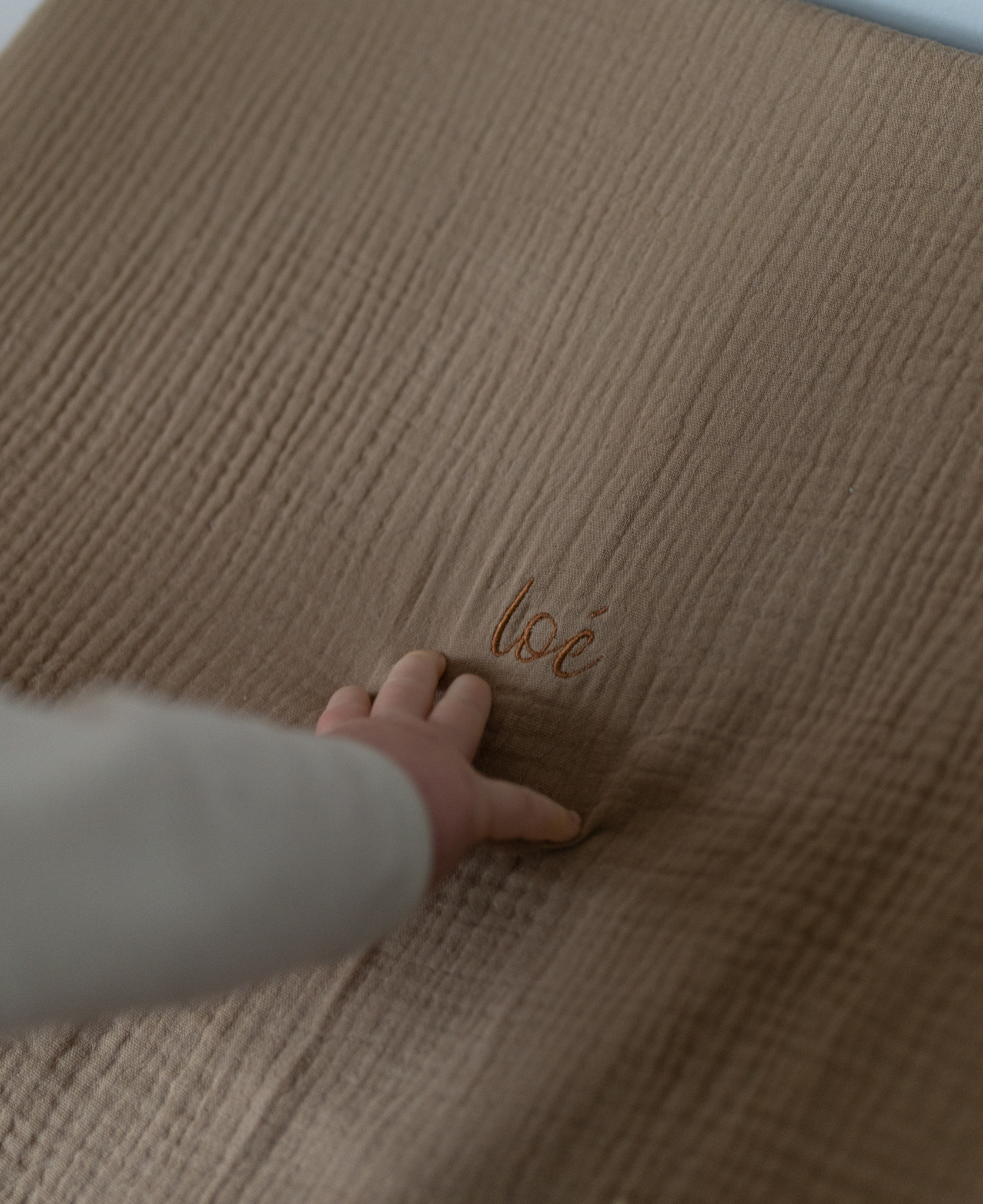 Changing cover fine brown 