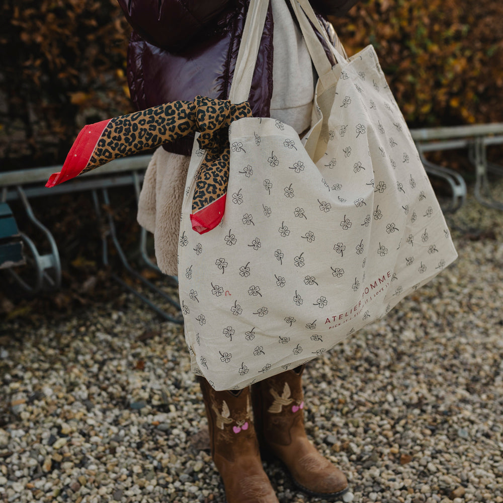 POMME CLUB SHOPPER