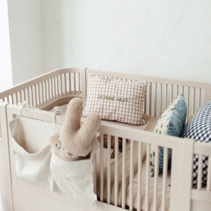 Gepersonaliseerde, geruite kussen met tekst erop