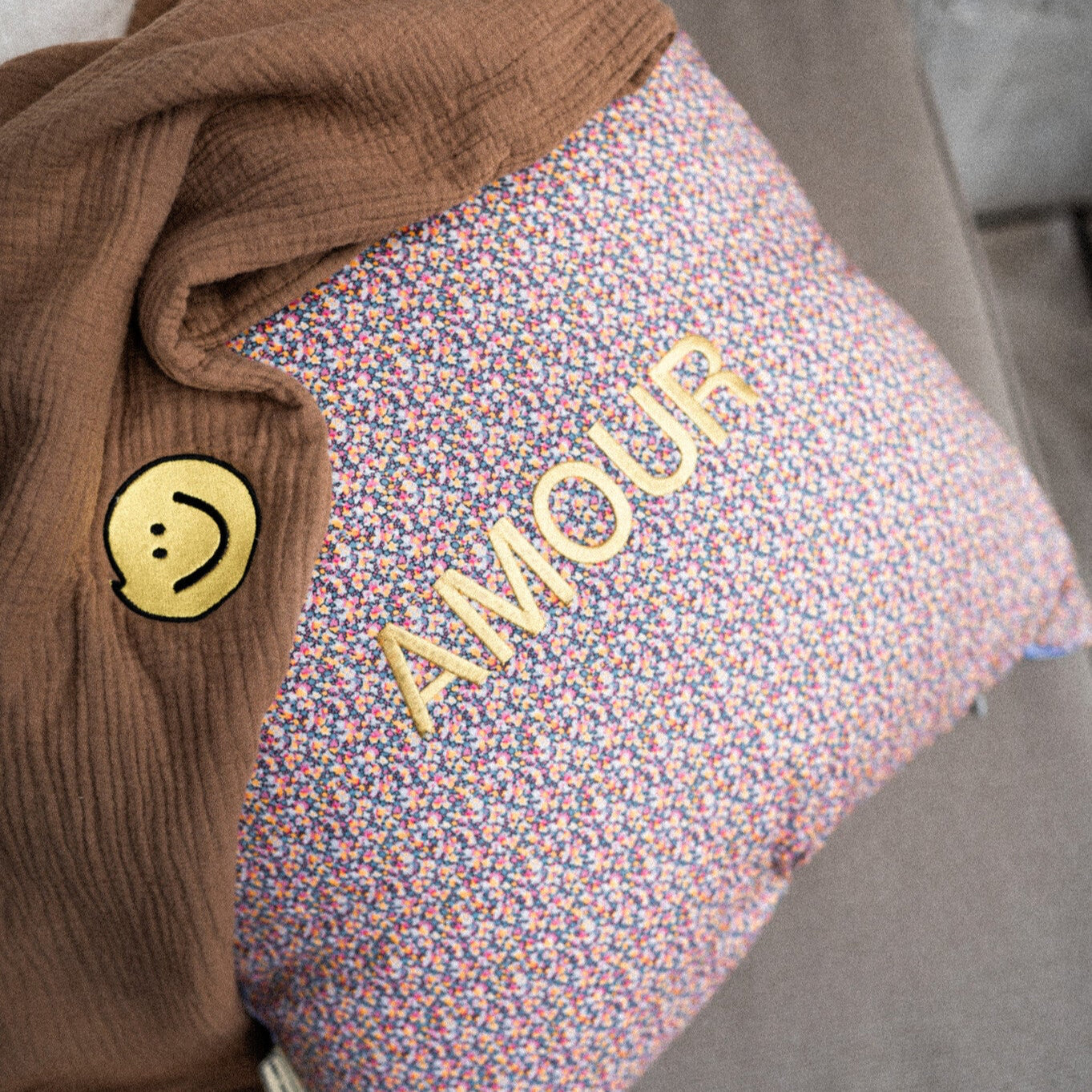 cushion bloemen met gepersonaliseerde tekst
