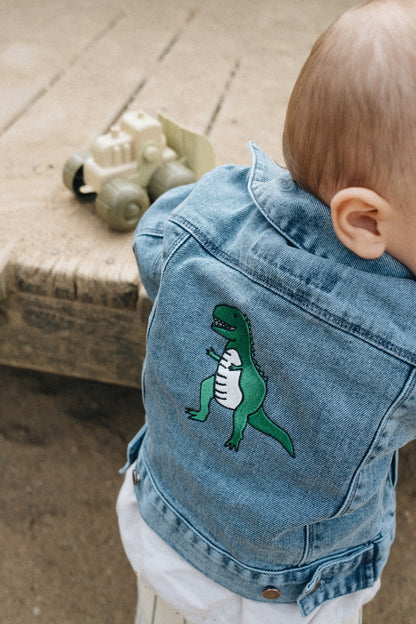 Spijkerjas met een gepersonaliseerd icon 