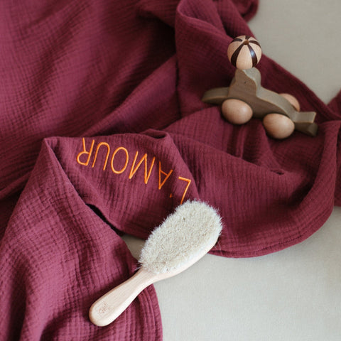 GIANT SWADDLE | BURGUNDY BOO