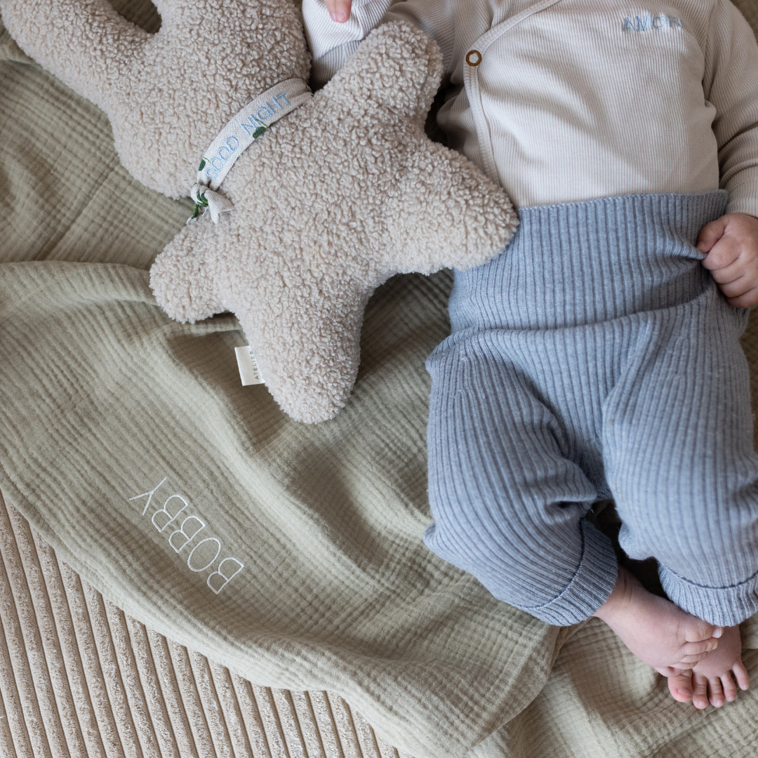 Giant swaddle morning moss