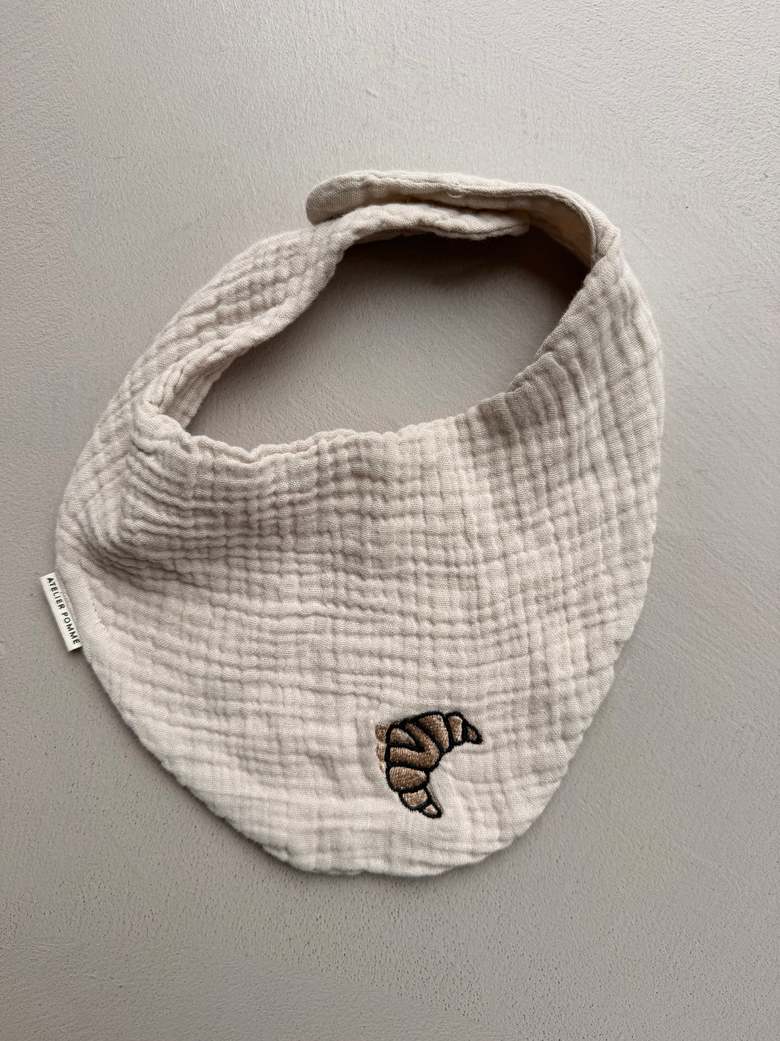 SAMPLE SALE | TINY BIB BONJOUR BEIGE