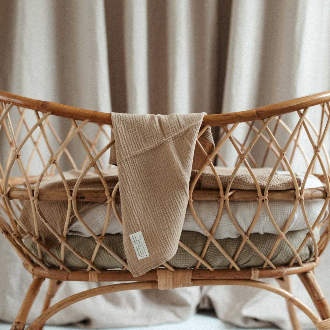 Petit towel fine brown 