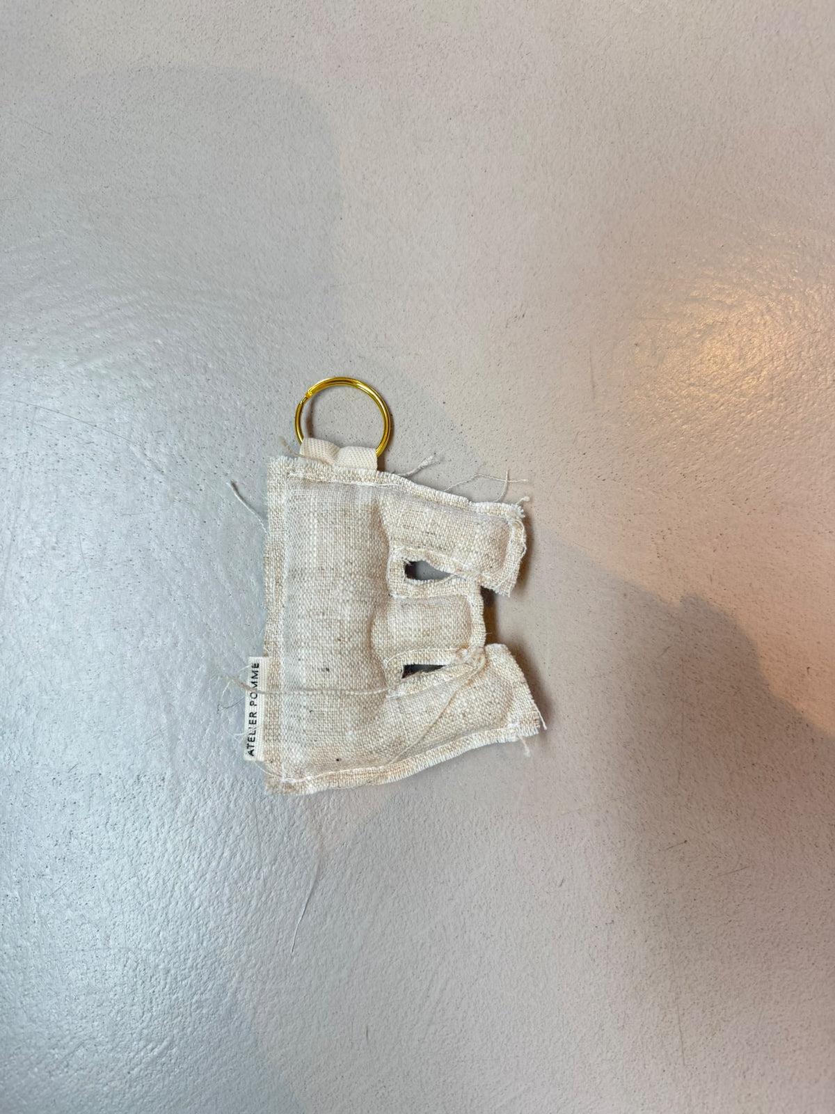 SAMPLE SALE | keychain Lovely E