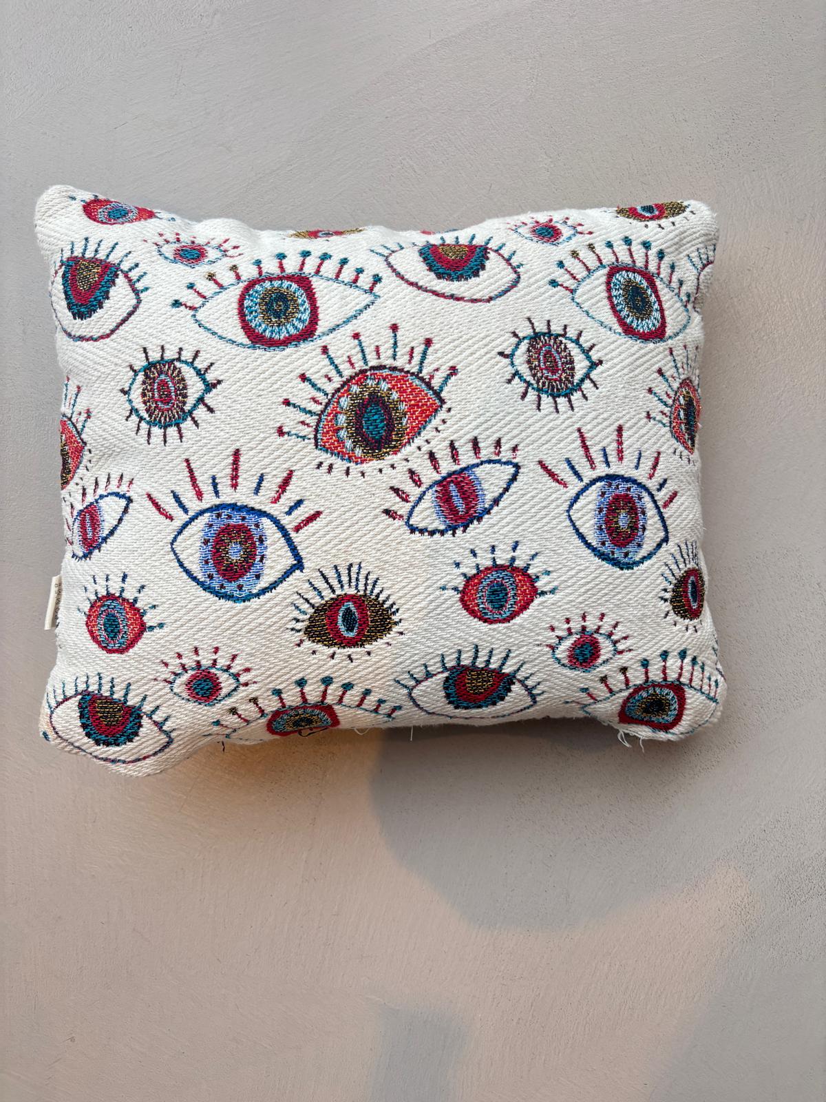 SAMPLE SALE |Cushion eye 30x40