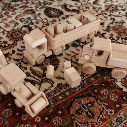 houten speelgoedtruck met blokken