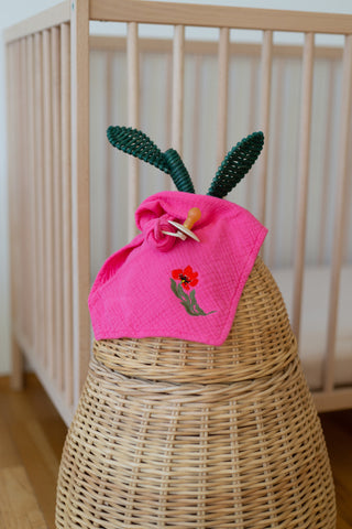 PACIFIER CLOTH  CUDDLE | BLOWY BUBBLEGUM