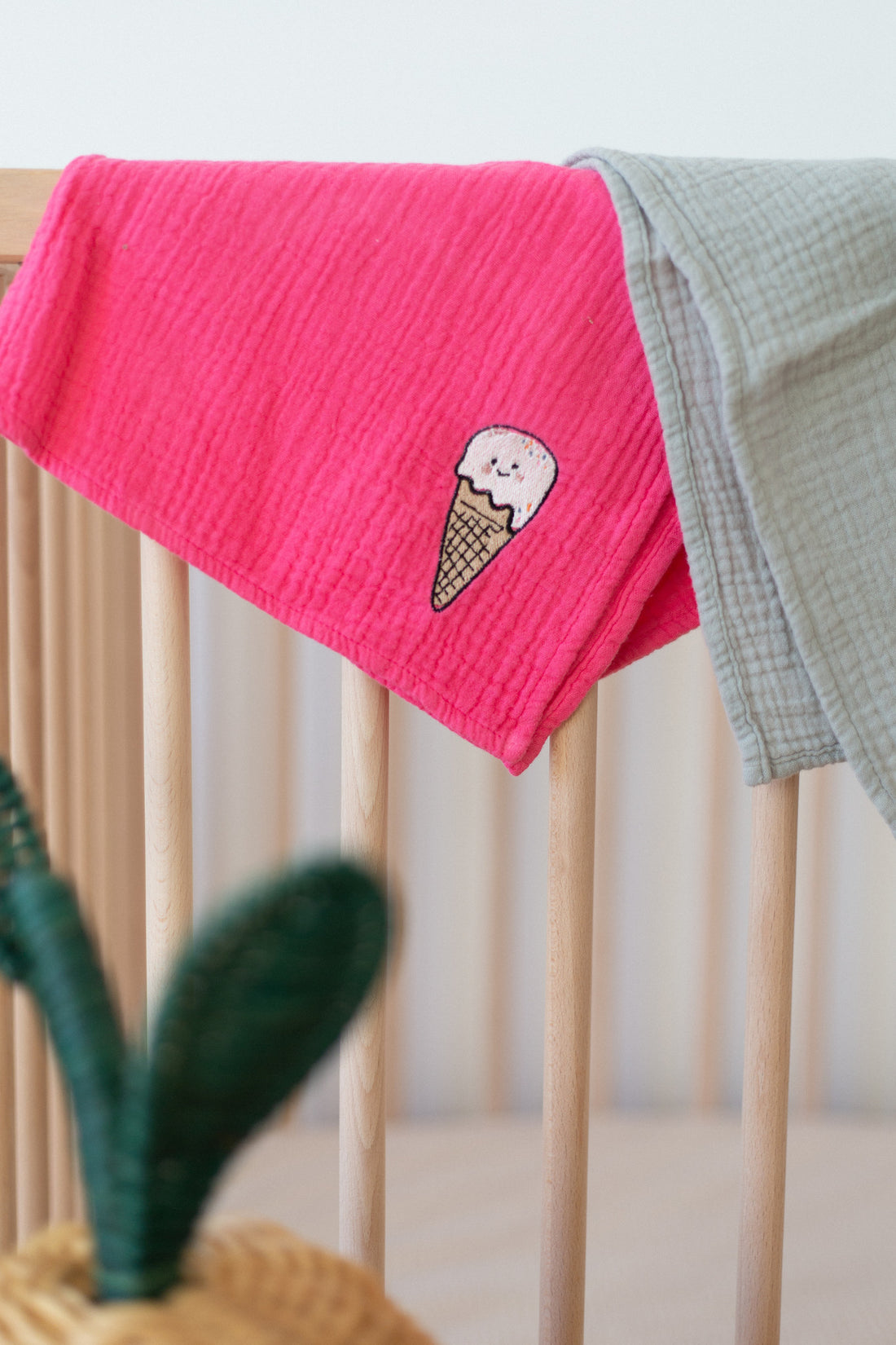 PETIT TOWEL | BLOWY BUBBLEGUM